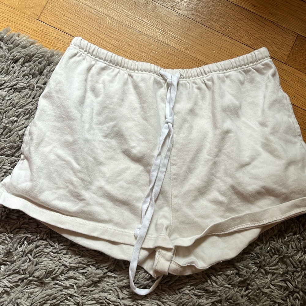 Brandy Melville beige shorts